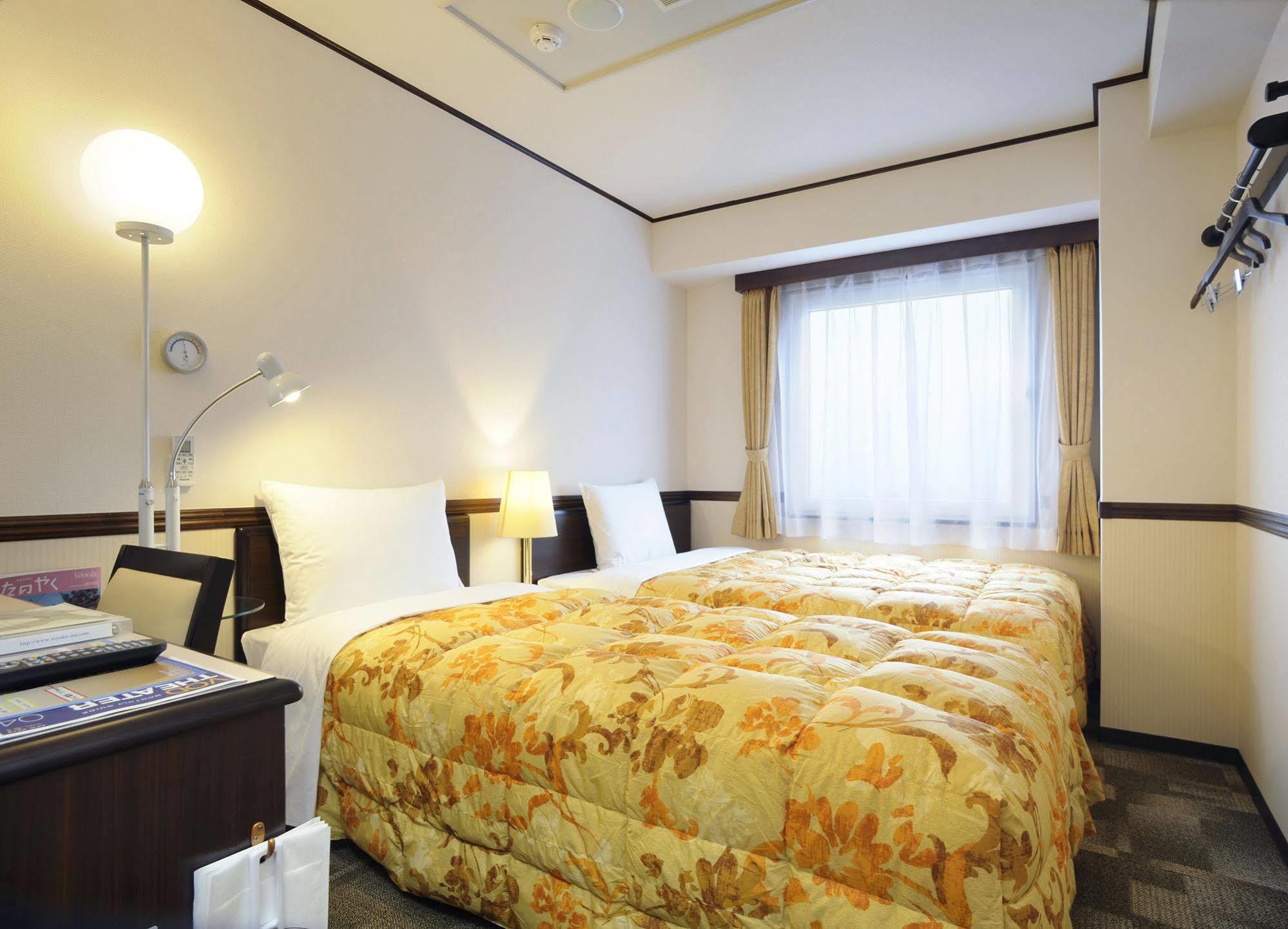 Toyoko Inn Hokkaido Tomakomai Ekimae Ngoại thất bức ảnh