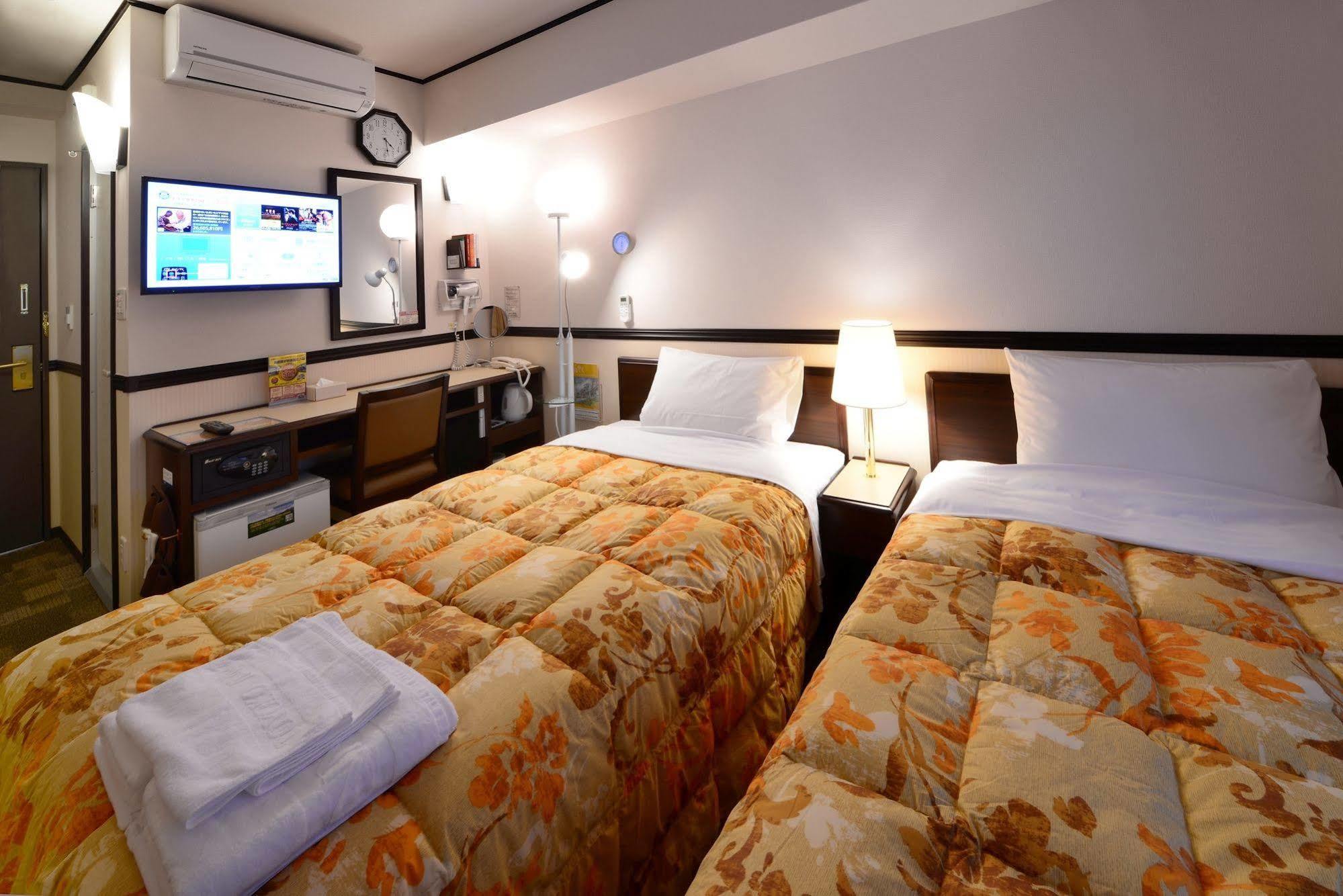 Toyoko Inn Hokkaido Tomakomai Ekimae Ngoại thất bức ảnh
