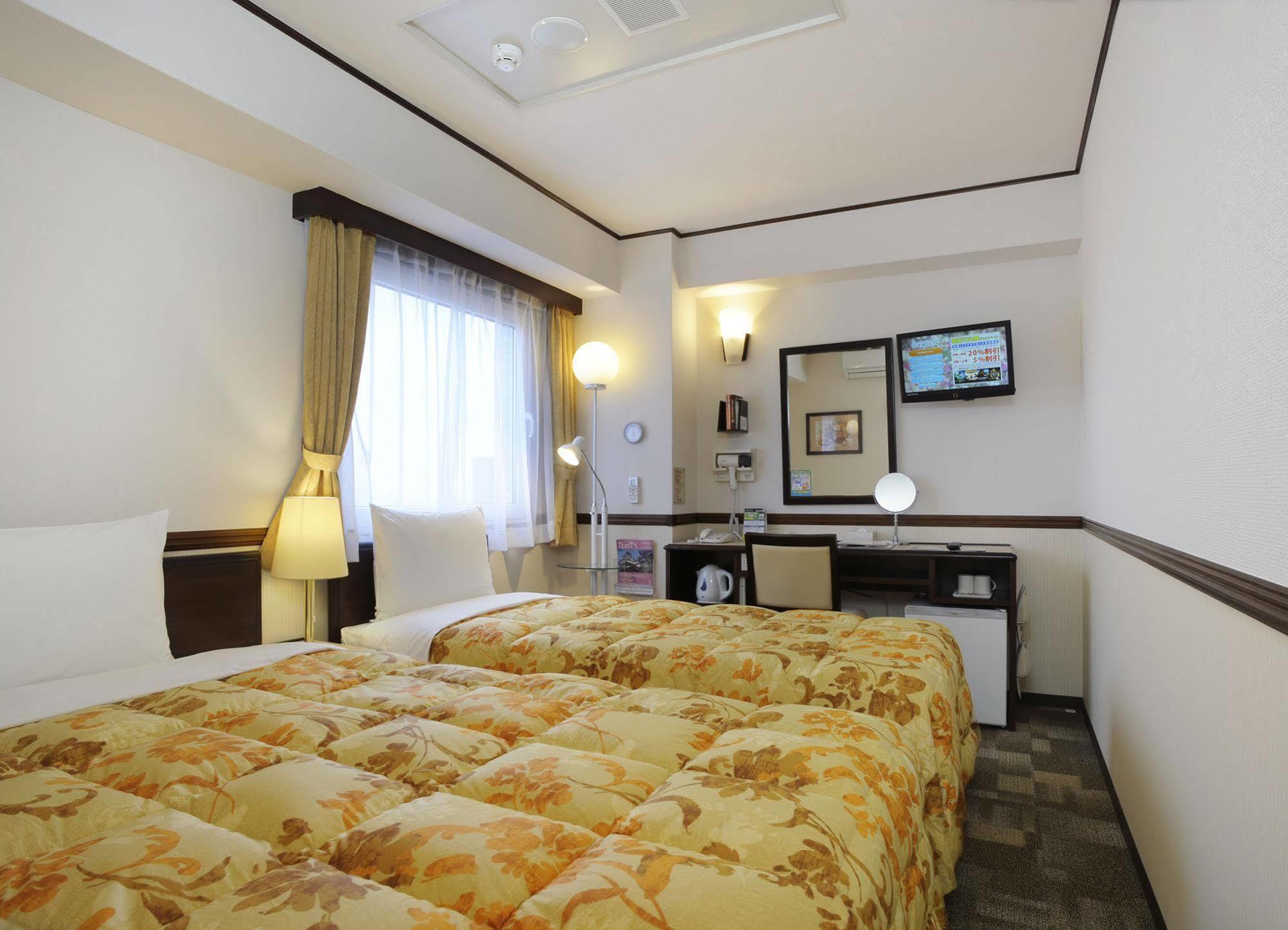 Toyoko Inn Hokkaido Tomakomai Ekimae Ngoại thất bức ảnh
